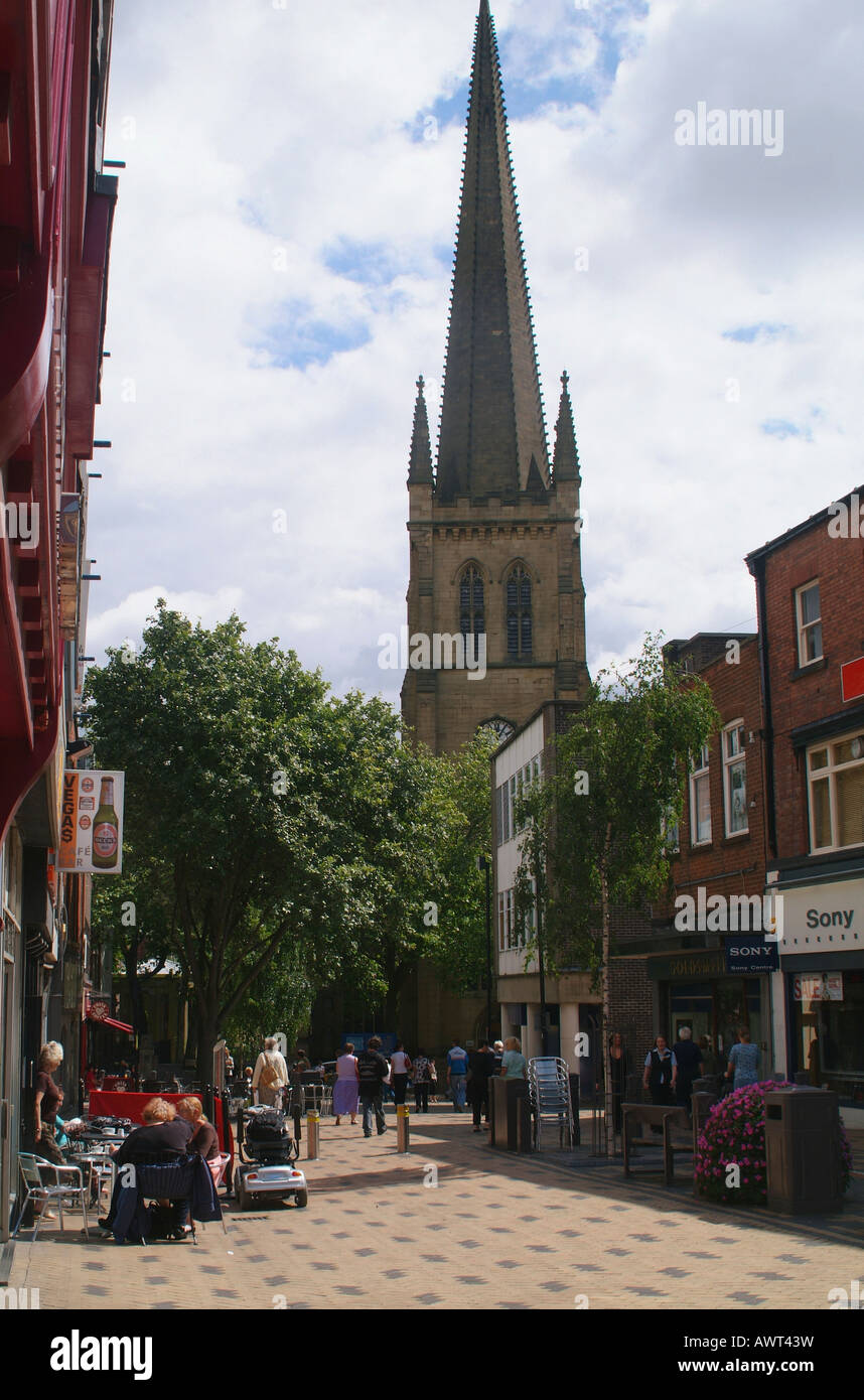 Cross Square avec la cathédrale au-delà du centre-ville de Wakefield West Yorkshire Banque D'Images