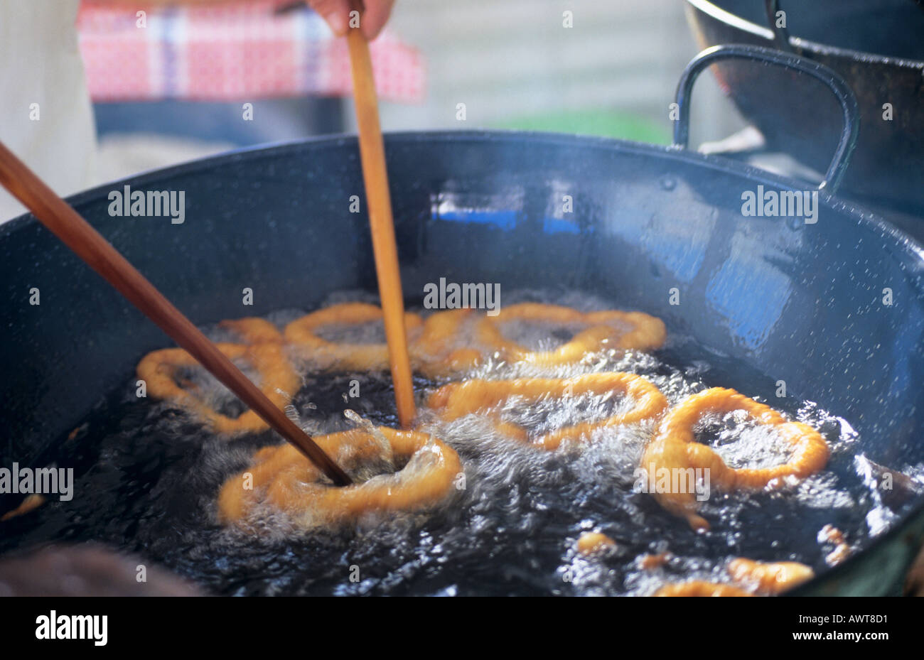 Churros, petit-déjeuner traditionnel espagnol, Espagne Chocolate con churros Banque D'Images