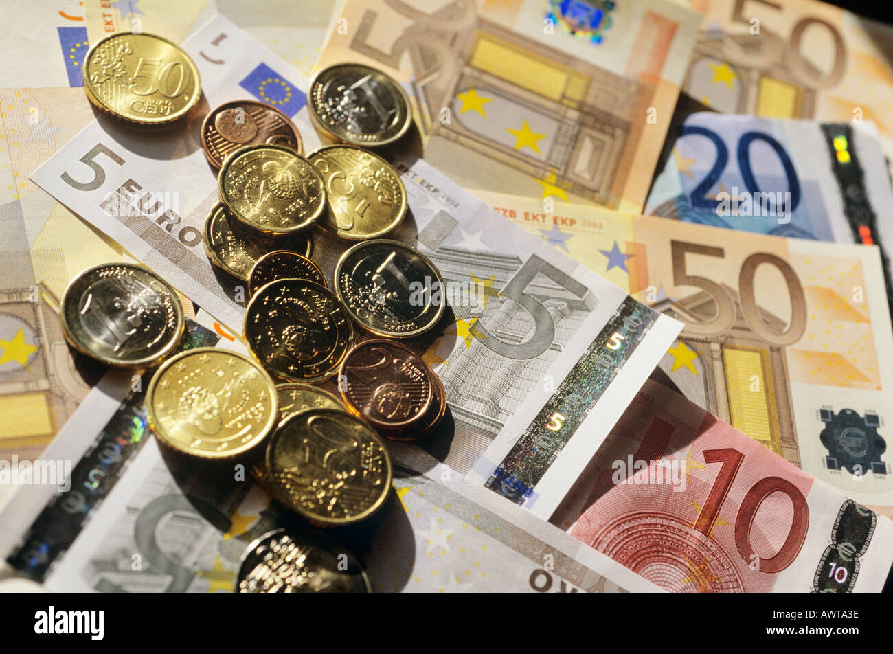 L'Europe de l'argent et des billets en euros E E C Finances monnaie unique l'euro est la monnaie commune des nations unies 12 Banque D'Images