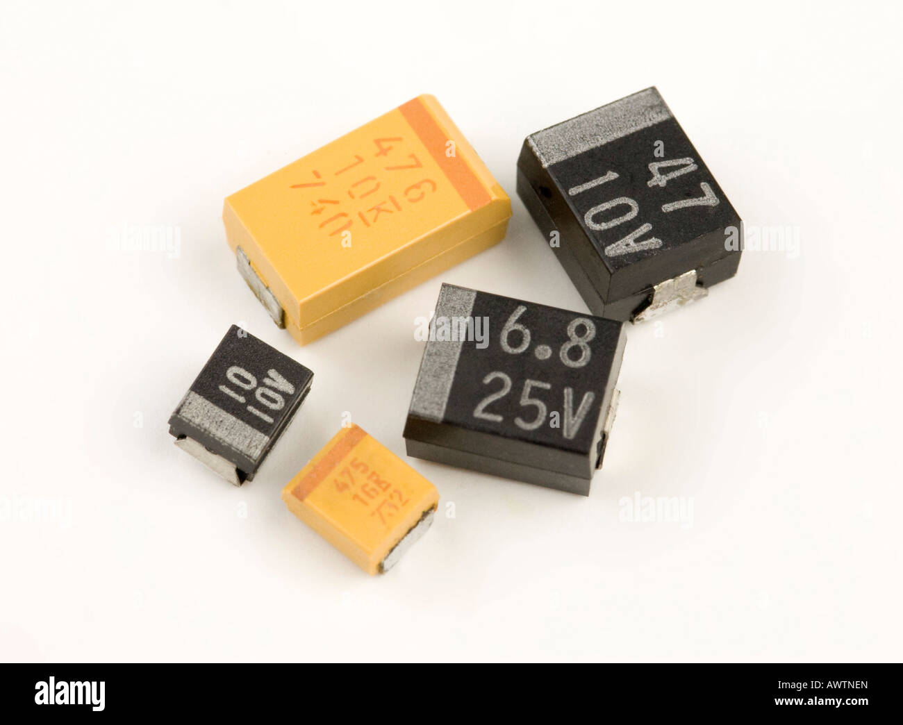Assortiment de condensateurs tantulum, types de surface Banque D'Images