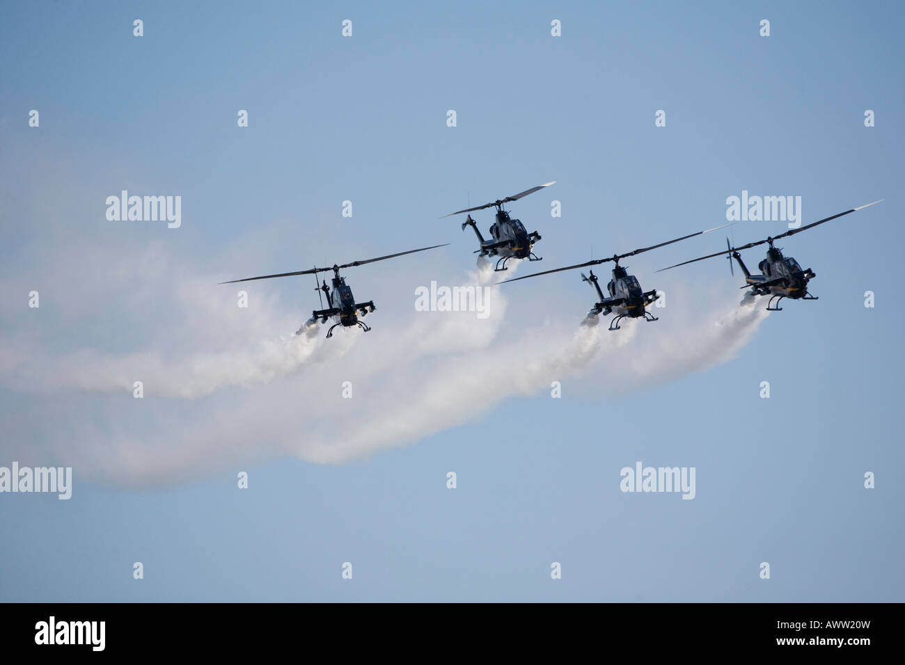 Les soldats de l'armée américaine Sky en vol avec leurs hélicoptères Cobra Banque D'Images