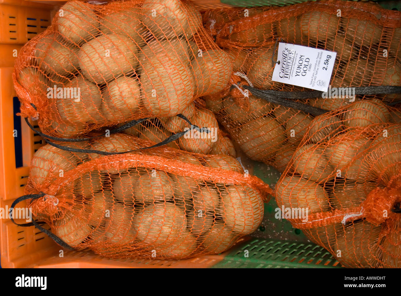 Les pommes de terre sur la vente, à un Farmer's Maket, Glasgow, Ecosse, Royaume-Uni. Banque D'Images