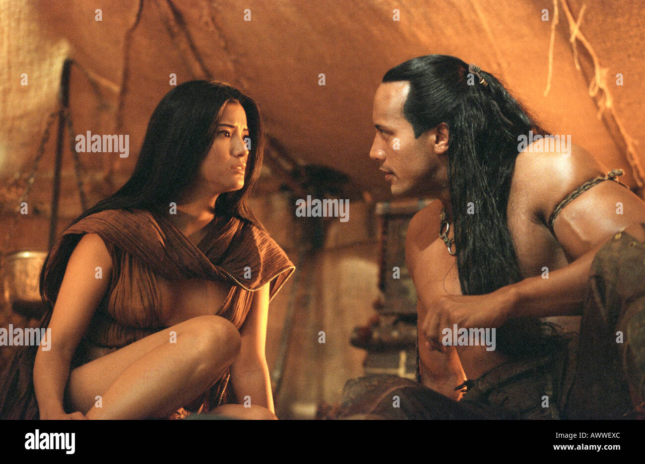 Roi Scorpion 2002 film universel avec la roche et Kelly Hu Banque D'Images