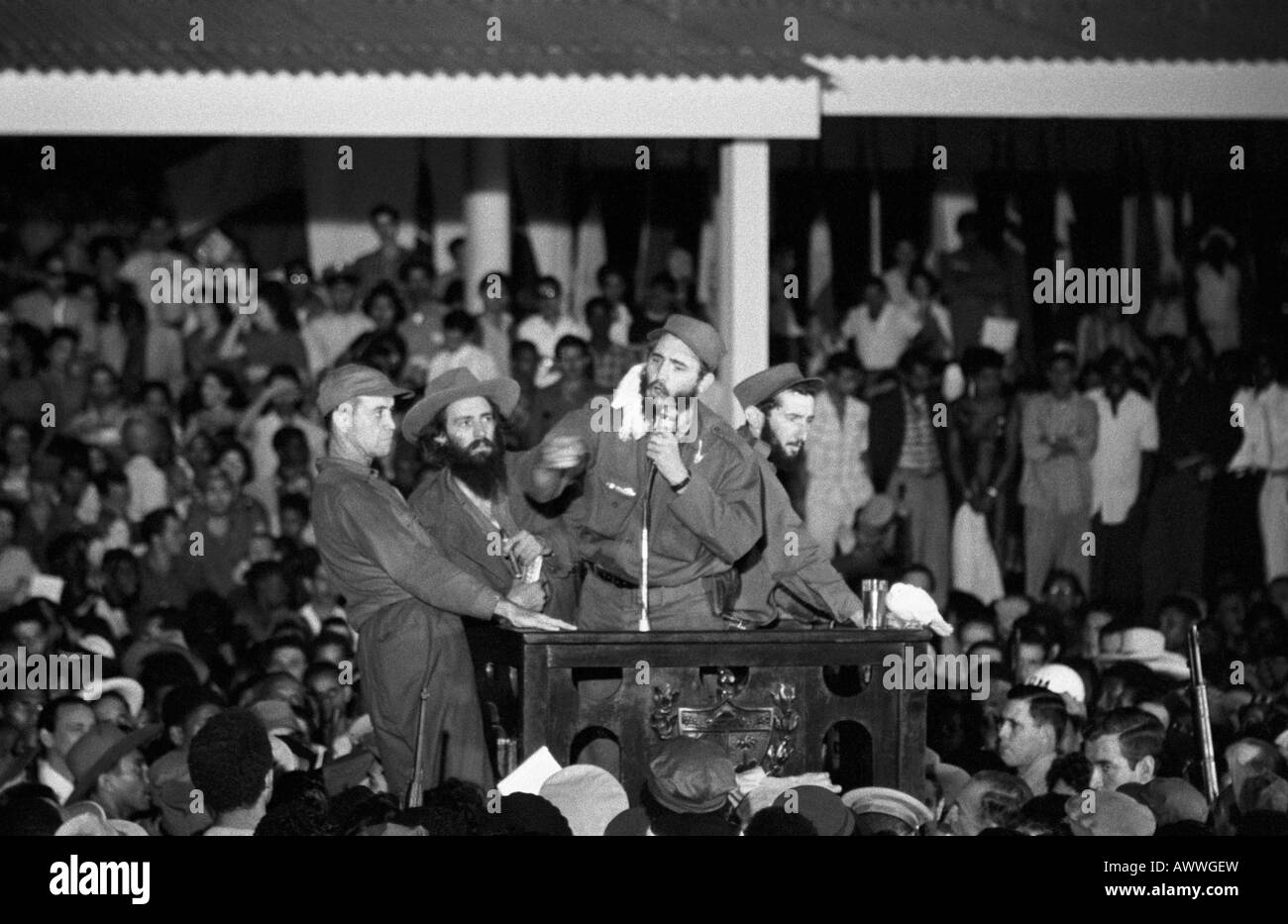 Cuba. La victoire de Fidel Castro à La Havane la nuit de la parole de la révolution, Jan 1959. Banque D'Images