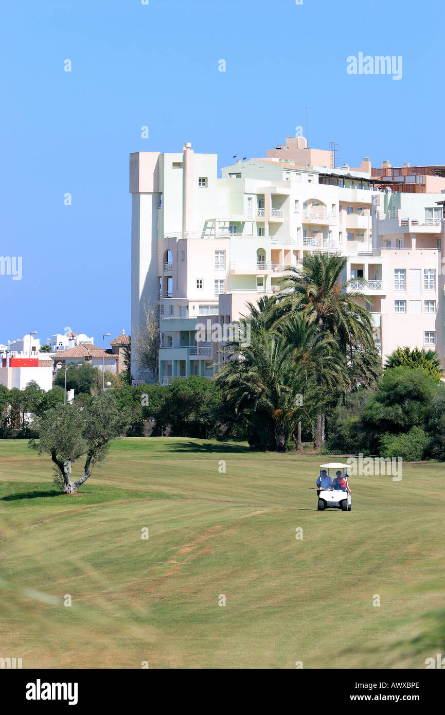 Voiturette de golf sur des parcours de golf de Playa Serena à Roquetas del Mar, sur la Costa del Almeria en Espagne Banque D'Images