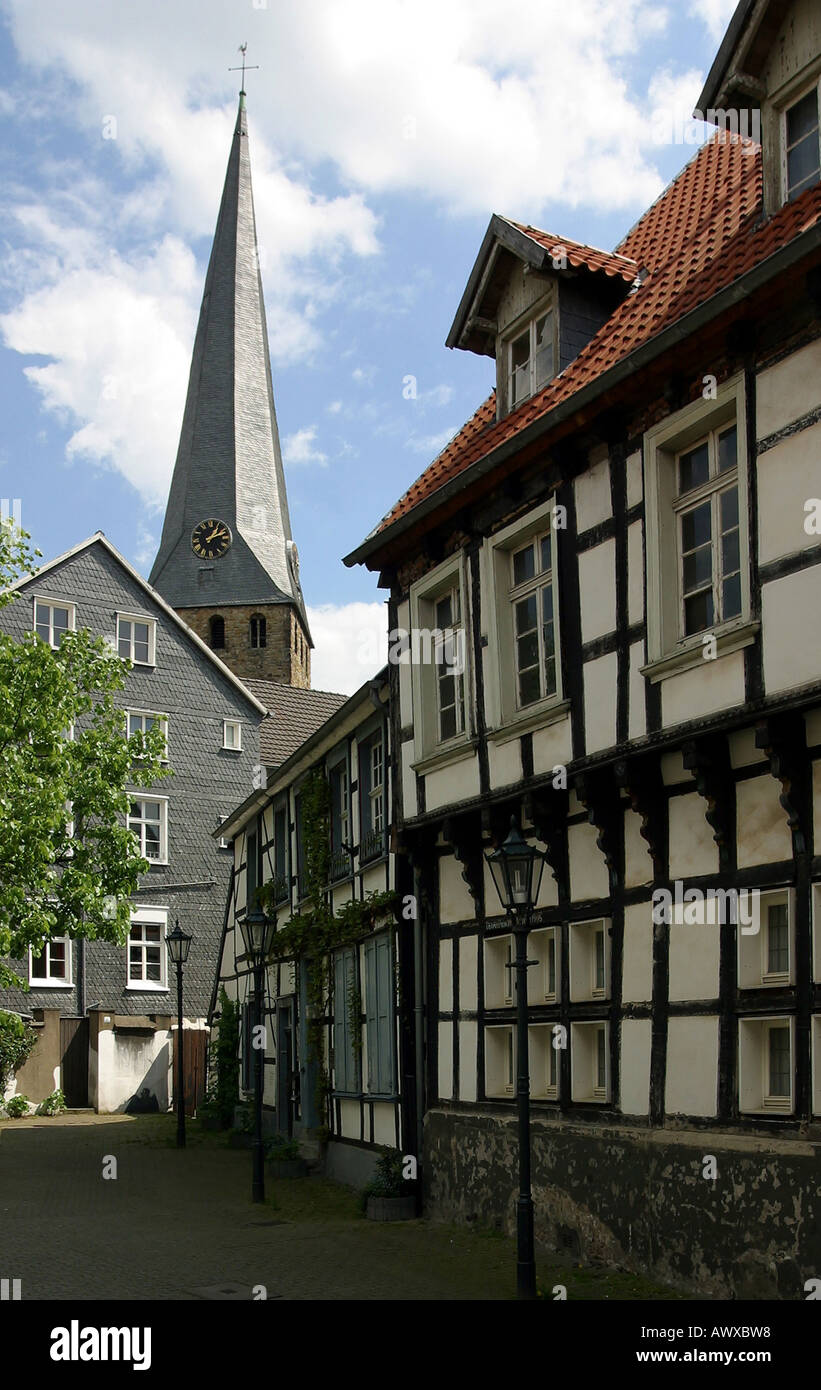 Vieille Ville avec clocher en pente, l'Allemagne, en Rhénanie du Nord-Westphalie, Ruhr, Hattingen Banque D'Images