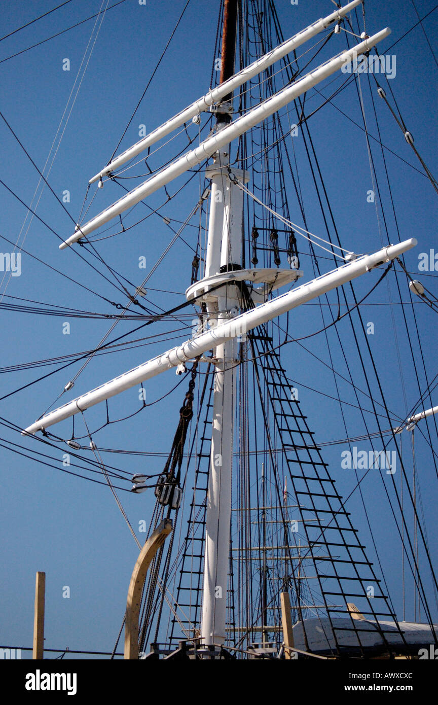 Gréement sur un grand voilier à Mystic Seaport au Connecticut Photo Stock -  Alamy