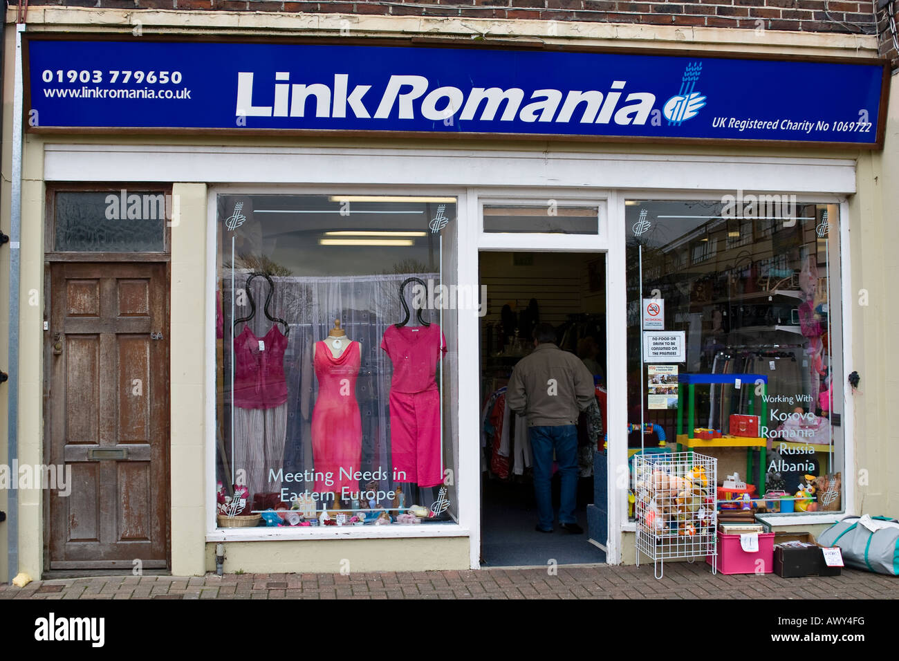 Link Romania Charity shop à Rustinington, West Sussex, Royaume-Uni Banque D'Images