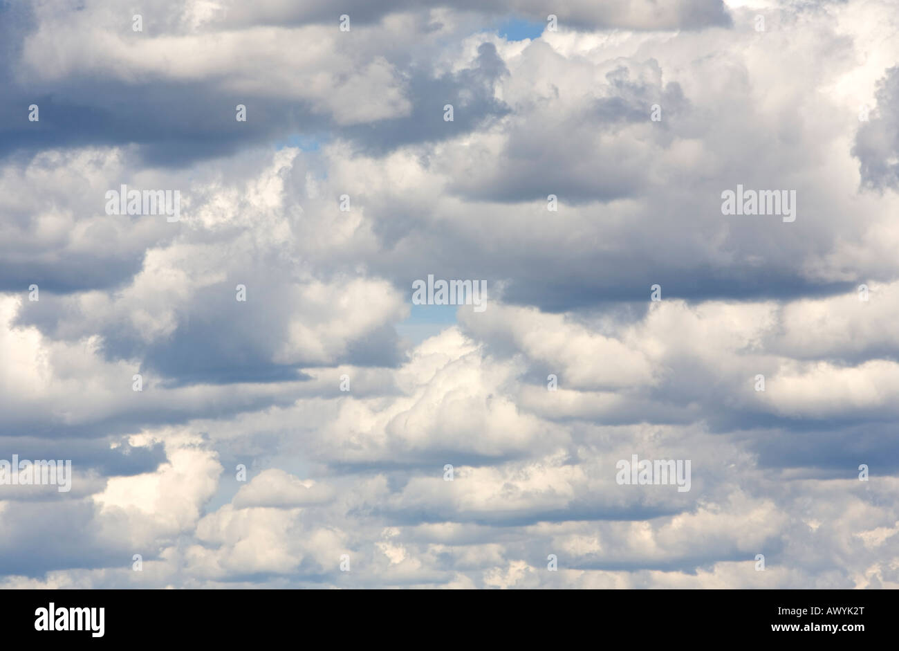 Ciel nuageux , Finlande Banque D'Images