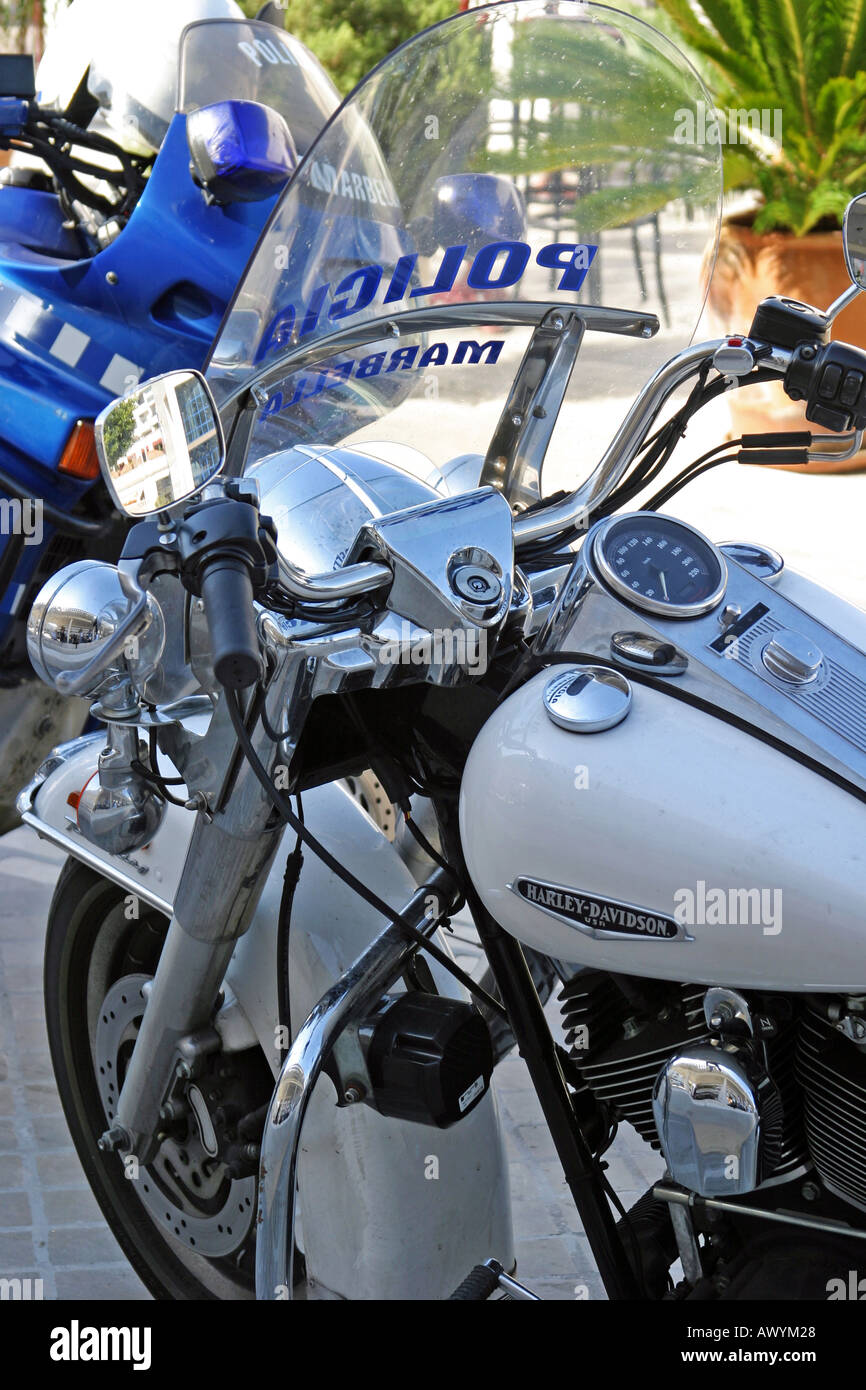 Moto de police à Marbella, Espagne Banque D'Images