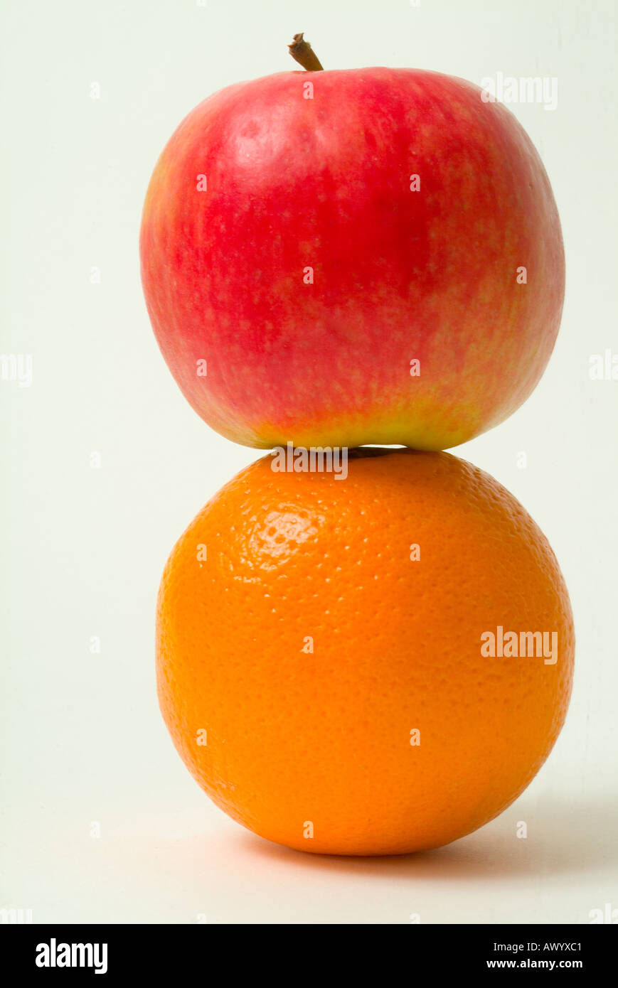 Comparer des pommes avec des oranges Banque D'Images