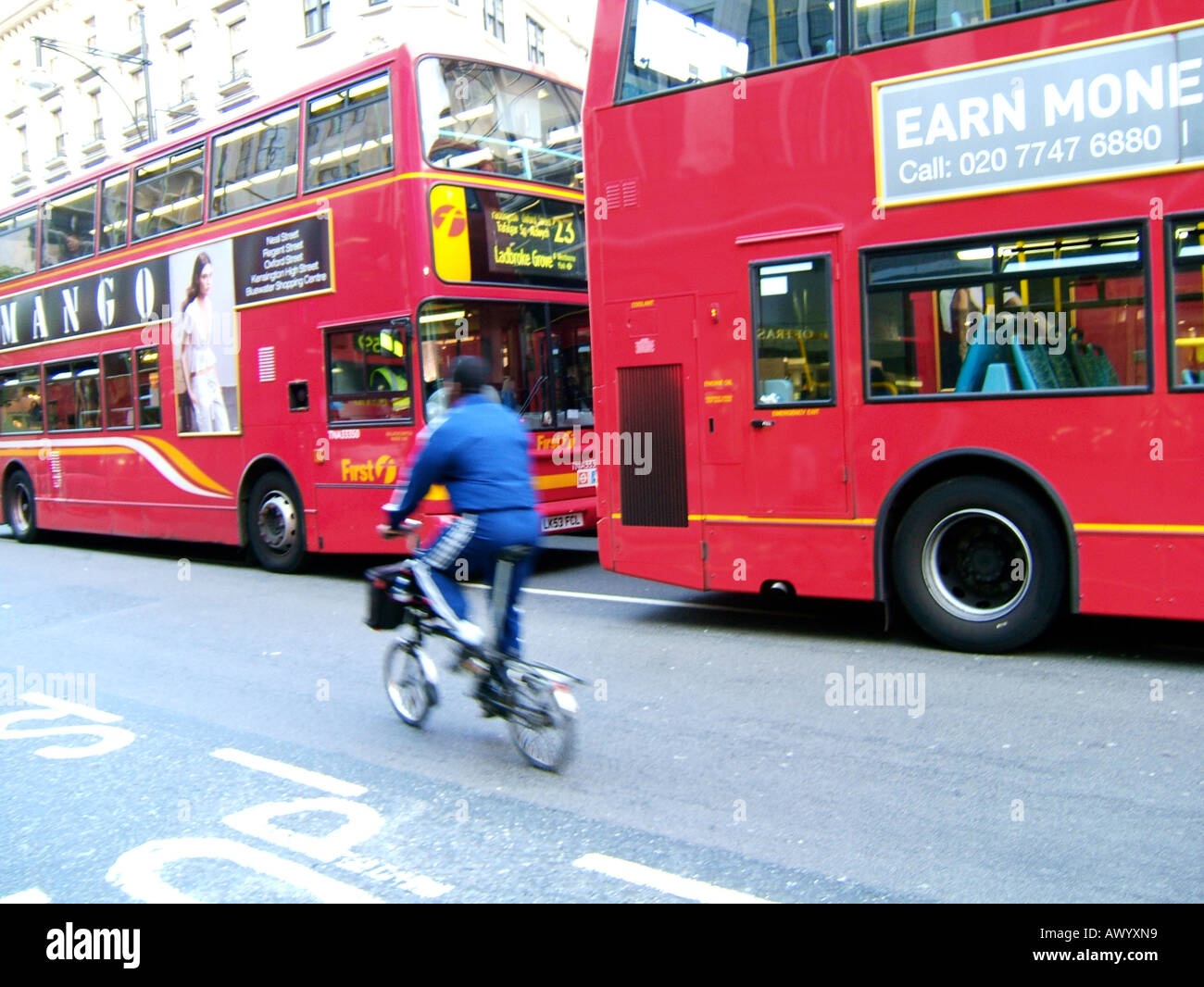 Cycliste à Londres Banque D'Images