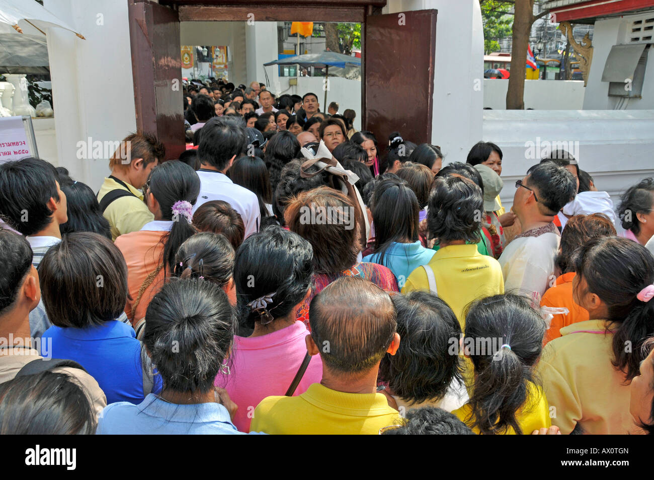 Foule de gens, Nouvel An, Wat Chana Songkhram Temple, Bangkok, Thaïlande, Asie du Sud-Est Banque D'Images