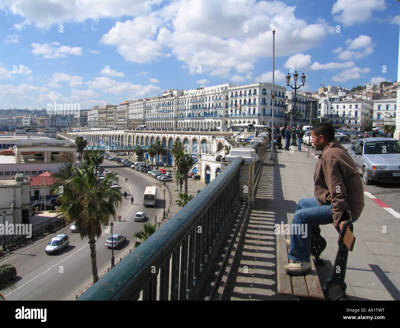 Boulevard Amilcar Cabral (haut) et de la rue d'Ankgor (vers le bas), Alger, Algérie Banque D'Images