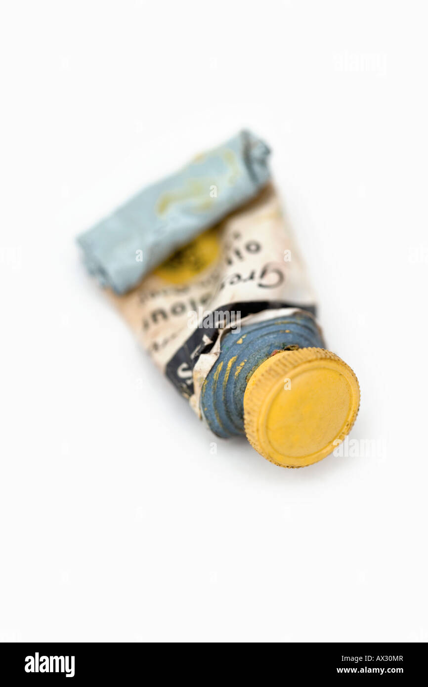 Un tube de débordement de la couleur traditionnelle de l'huile jaune Banque D'Images