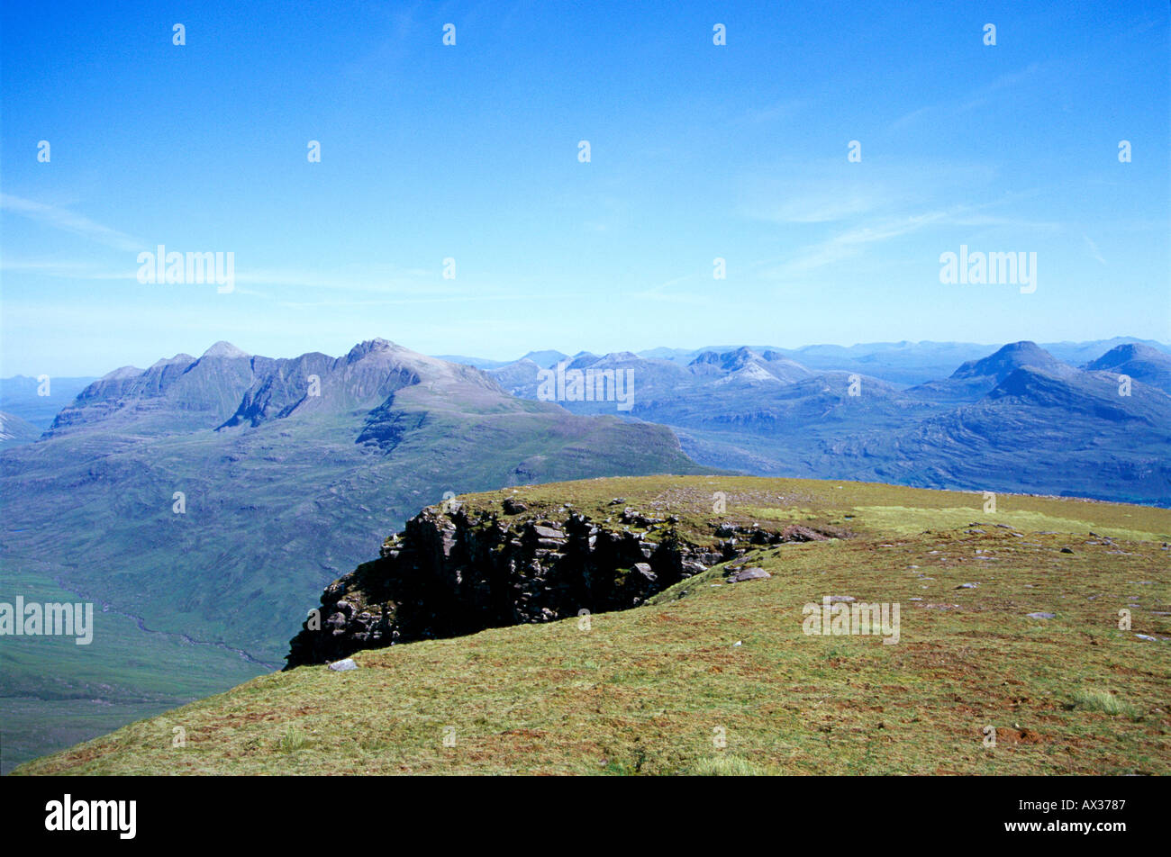 À l'Est, vers le sommet de Torridon de Beinn Alligin Na Tom Gruagaich Highlands d'Ecosse Banque D'Images