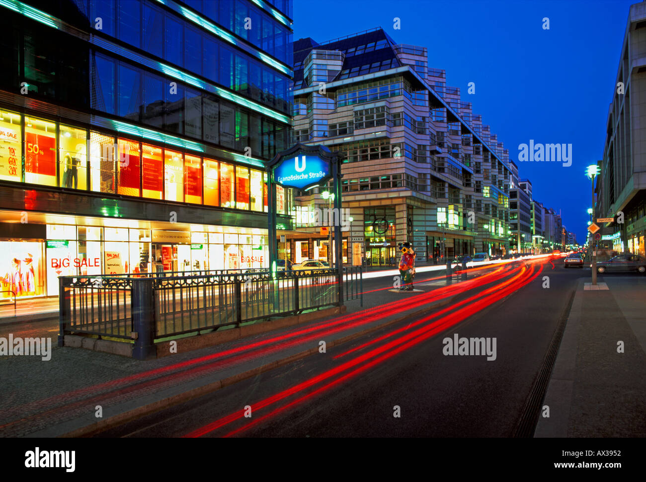 Centre de Berlin Friedrichstrasse par nuit Banque D'Images