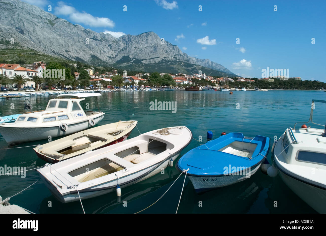 Harbour à Baska Voda, Makarska Riviera, de la côte dalmate, Croatie Banque D'Images