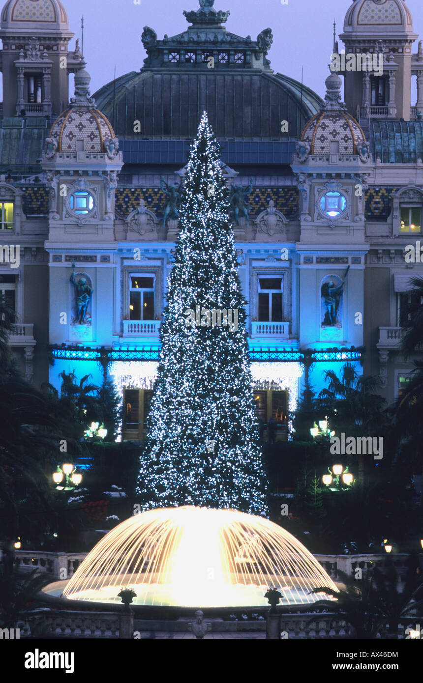 Arbre de Noël et de décoration feux sur la place du Casino de Monaco Banque D'Images