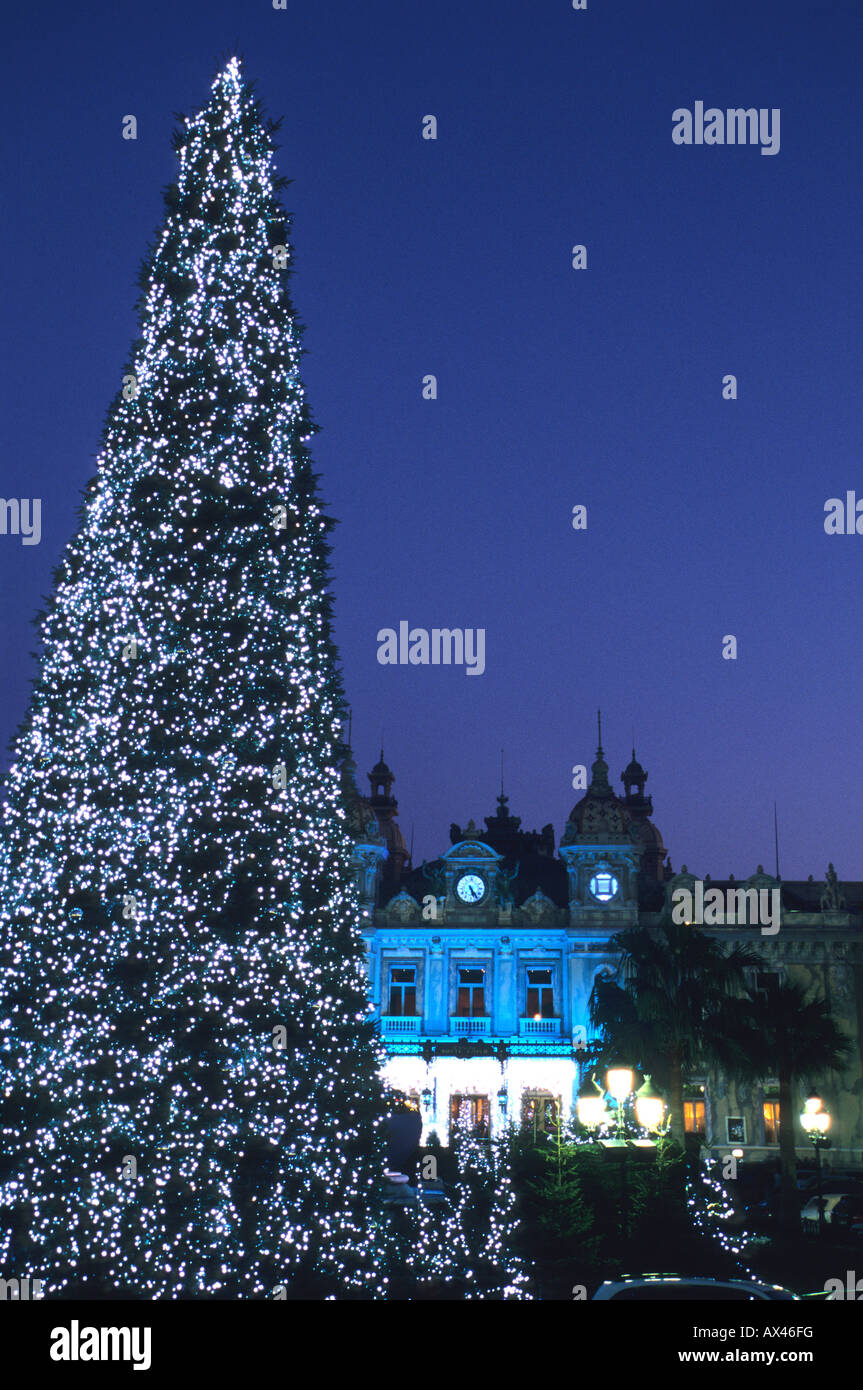 Lumières de décoration de Noël et arbre de la place du Casino de Monaco Banque D'Images