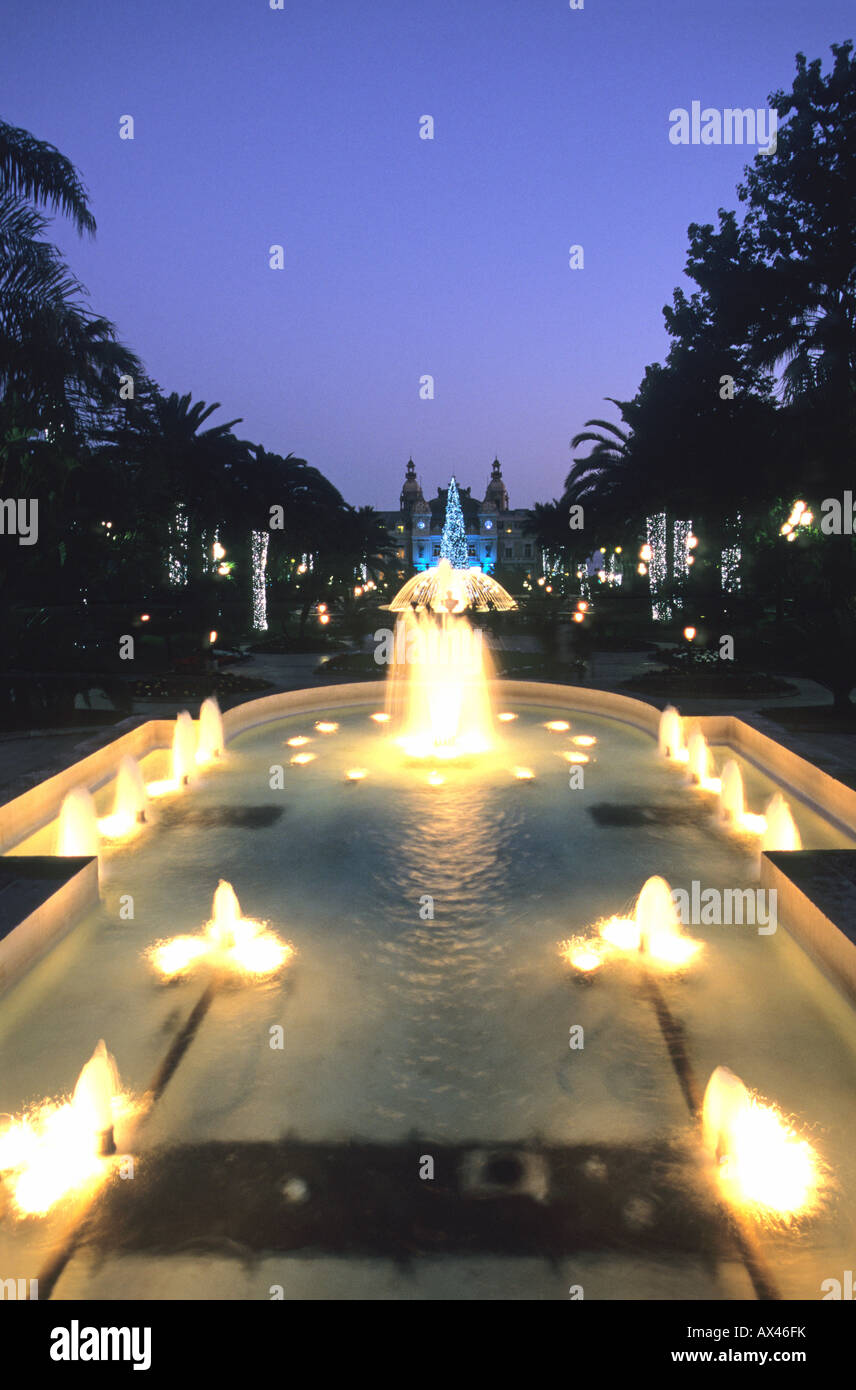 Les lumières de Noël de la place du Casino de Monaco jardin Banque D'Images