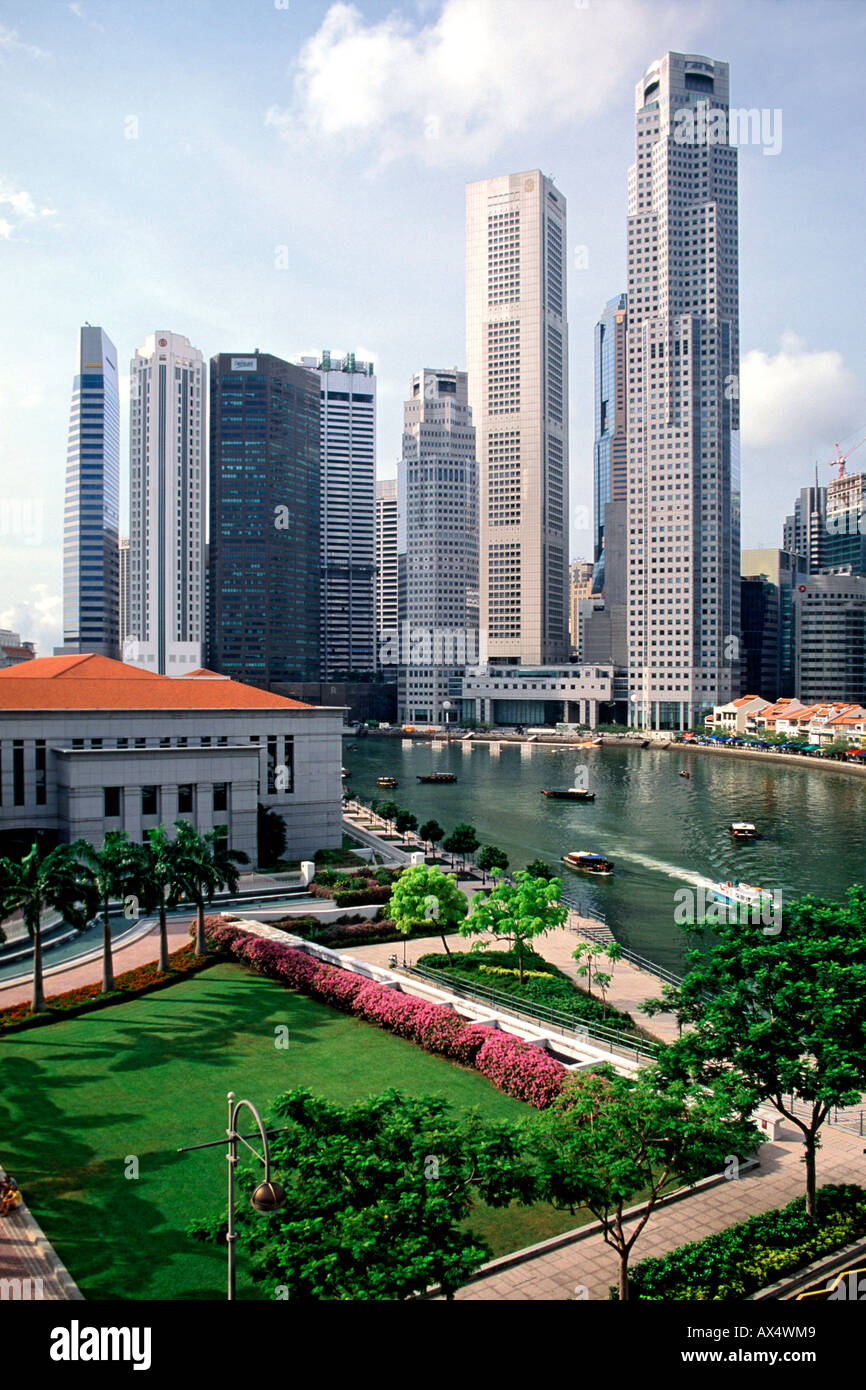 Parlement de Singapour avec la CDB et Boat Quay en arrière-plan. Banque D'Images