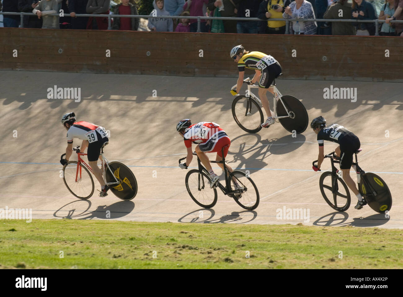 Course de vélo à l'Herne Hill Velodrome, Le sud de Londres, Angleterre, Royaume-Uni Banque D'Images