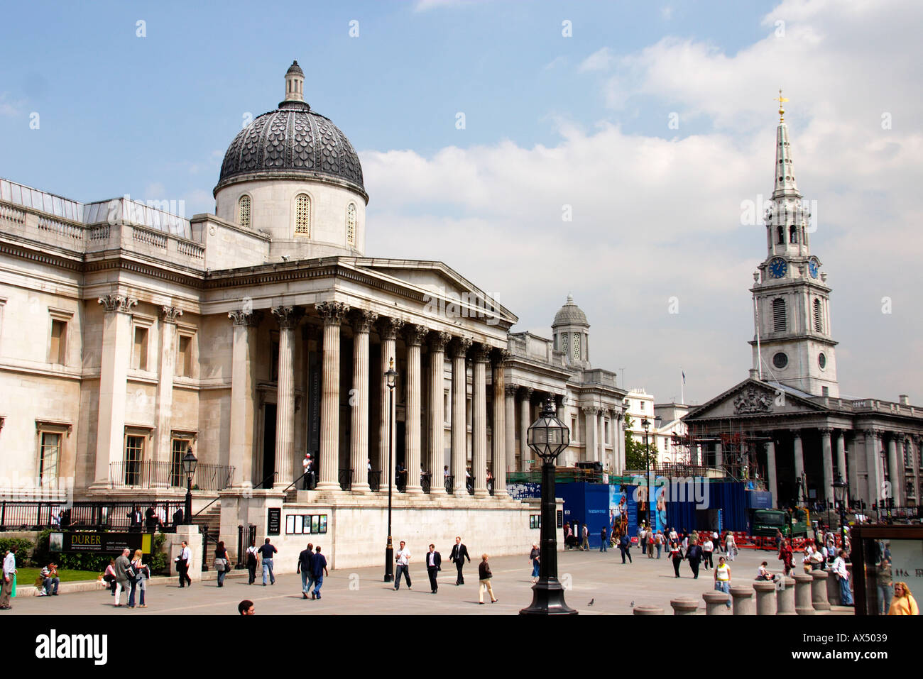 La National Portrait Gallery à Trafalgar Square Londres Banque D'Images