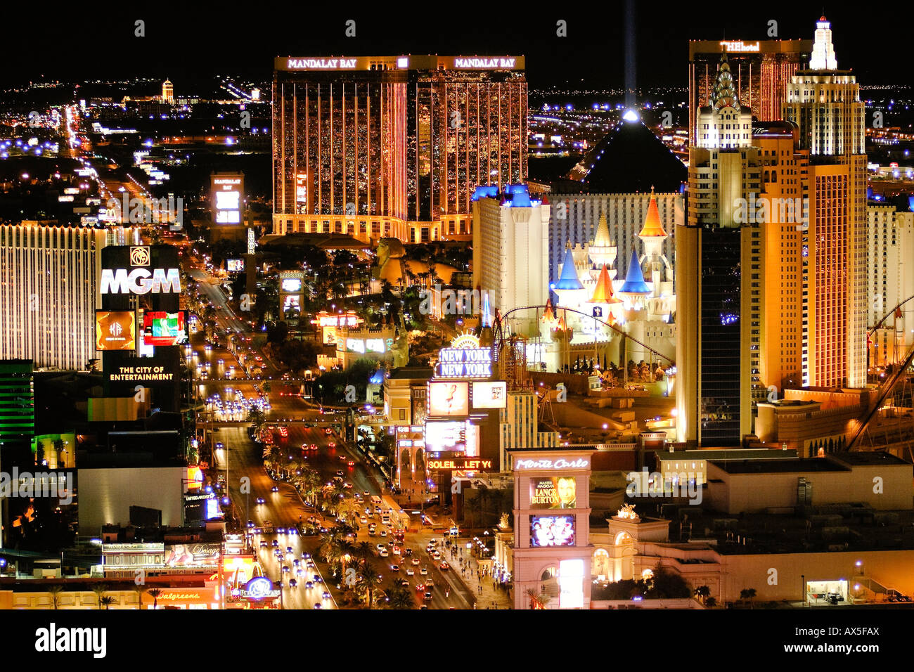 Le Strip, New York, Monte Carlo, MGM Grand, Mandalay Bay, Luxor et l'casinos vue de la Tour Eiffel dans L Banque D'Images