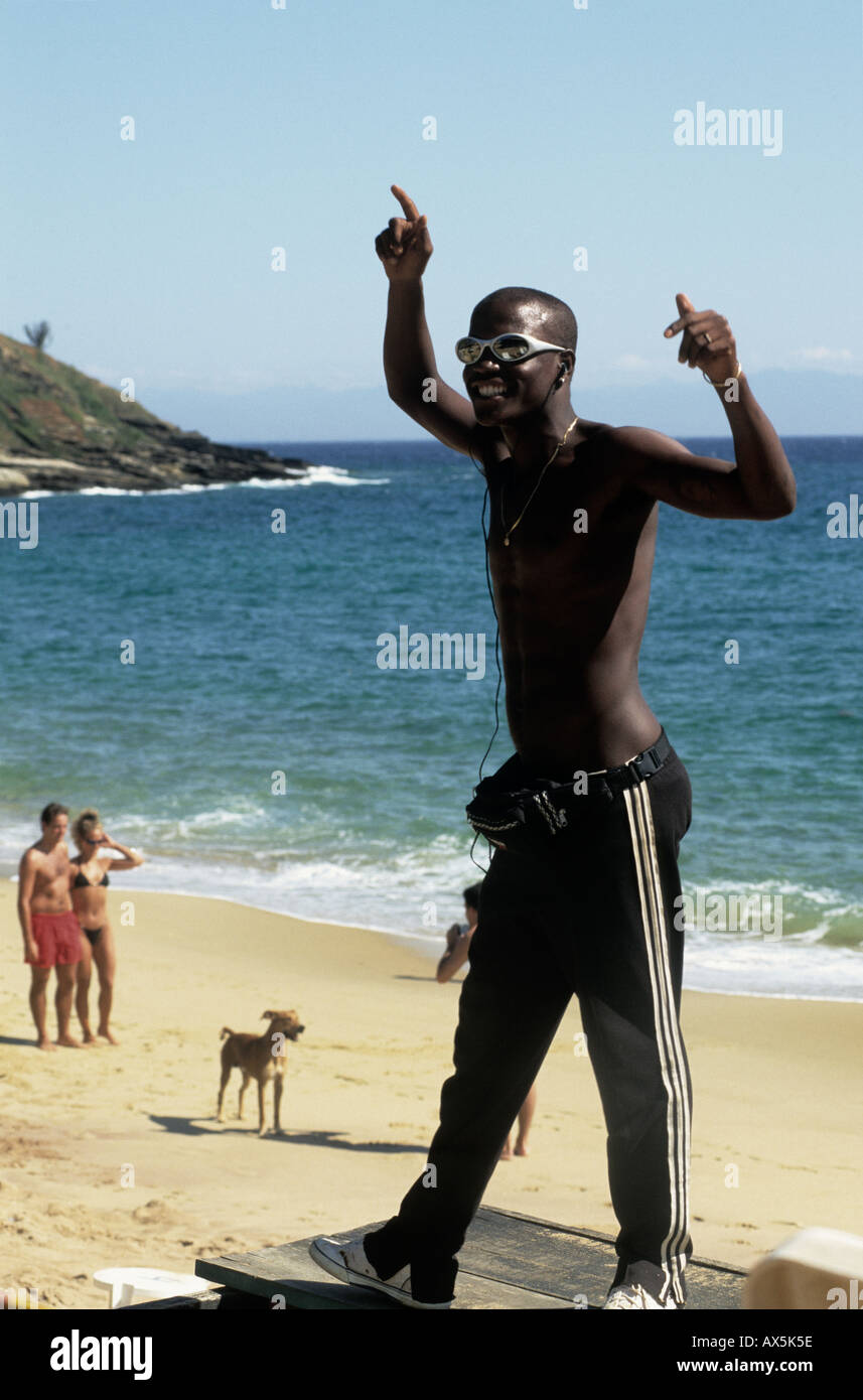 Buzios Rio De Janeiro Brésil De Létat Homme Noir Avec