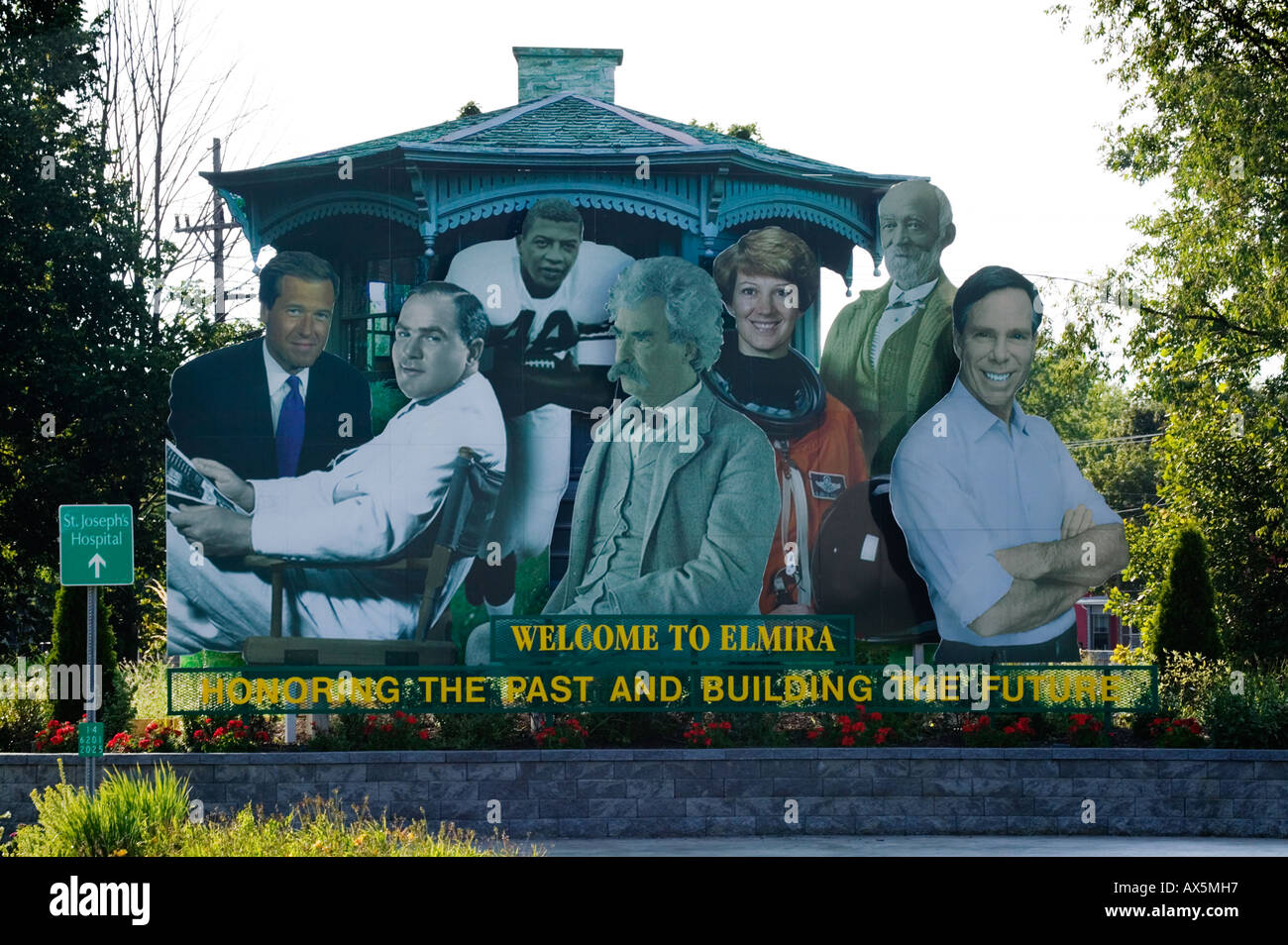 Panneau d'accueil des visiteurs à Elmira, New York Chemung comté comprend Mark Twain Ernie Davis Brian Williams Banque D'Images