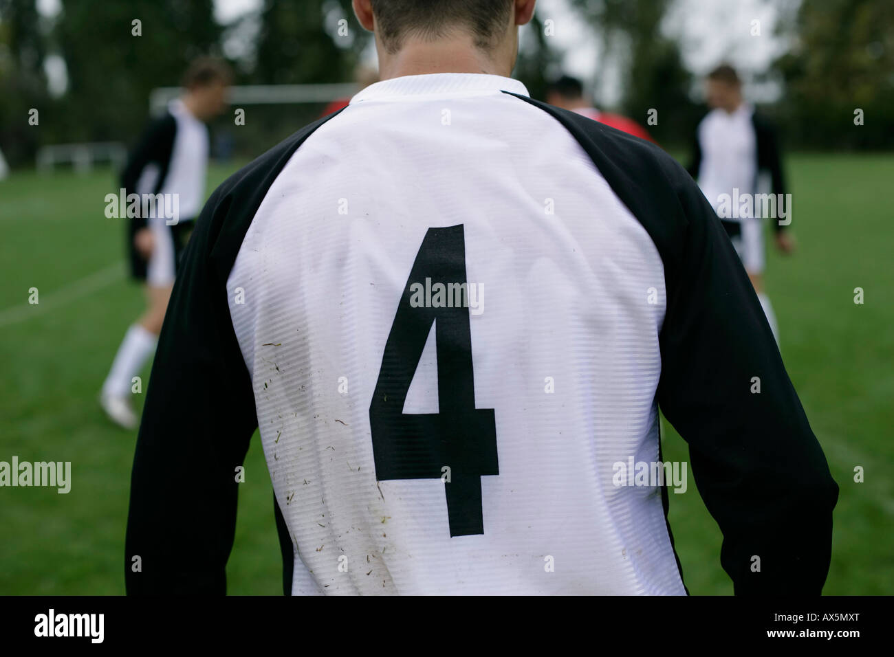 Joueur De Foot Portant Le Numero 11 Joueur de football portant le numéro 4 Photo Stock - Alamy