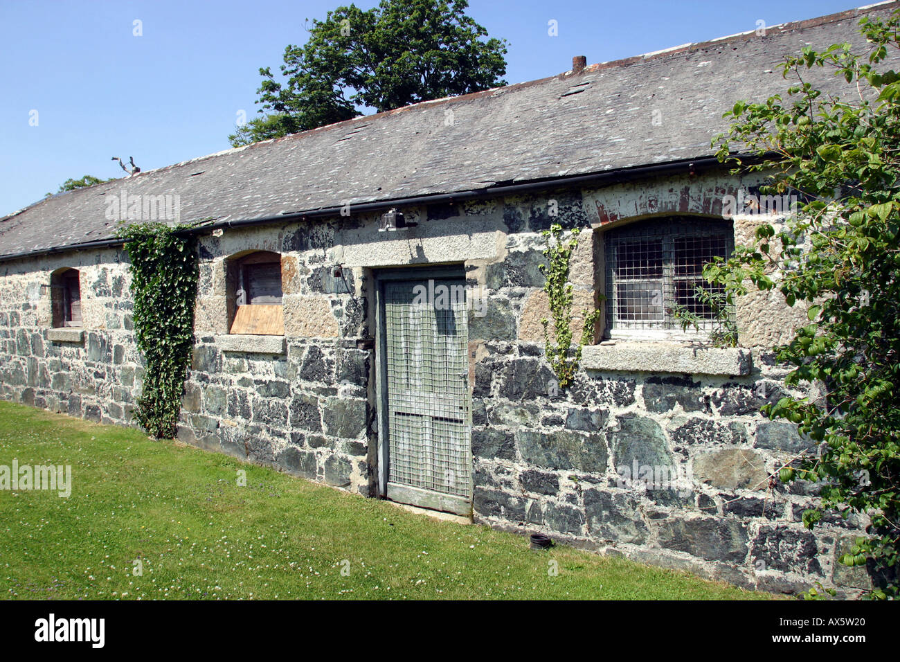 Bâtiment de ferme restauré à Trelowarren Estate Mawgan Helston Cornwall UK Banque D'Images