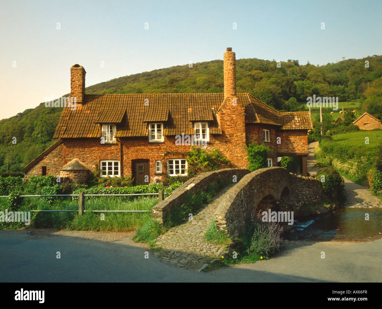 Pack-cheval, pont Allerford, Devon, UK. Banque D'Images