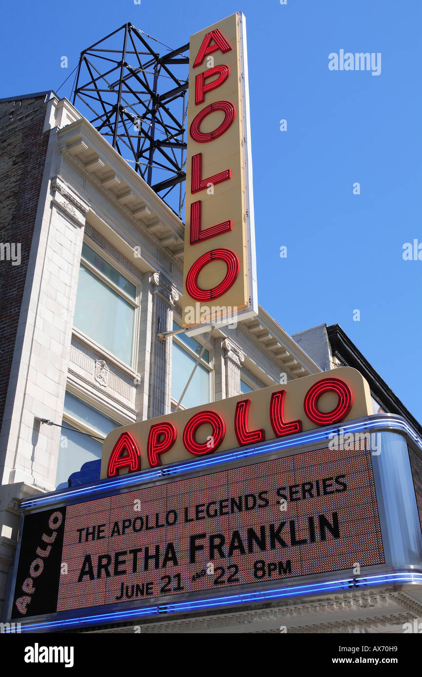 Le rénové Apollo Theatre 125 Rue Harlem avec Aretha Franklin sur chapiteau Manhattan New York USA Banque D'Images
