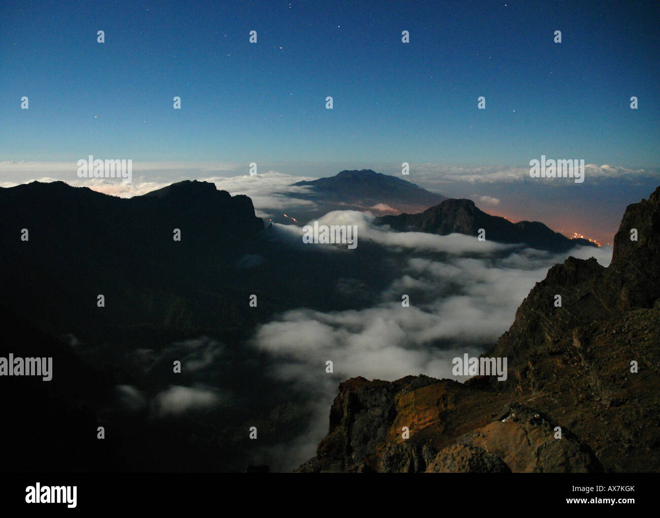 Caldera de Taburiente vu de la Roque de los Muchachos, la nuit (La Palma, Îles Canry, Espagne) Banque D'Images