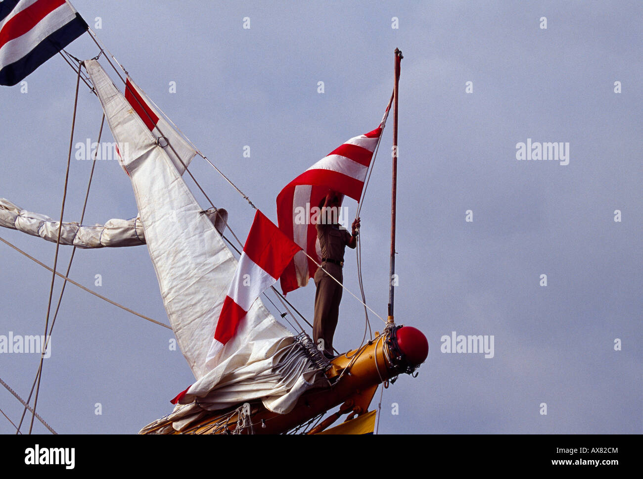 Marin indonésien, tournoi de grands voiliers de Rouen, Armada 2003, France. Banque D'Images