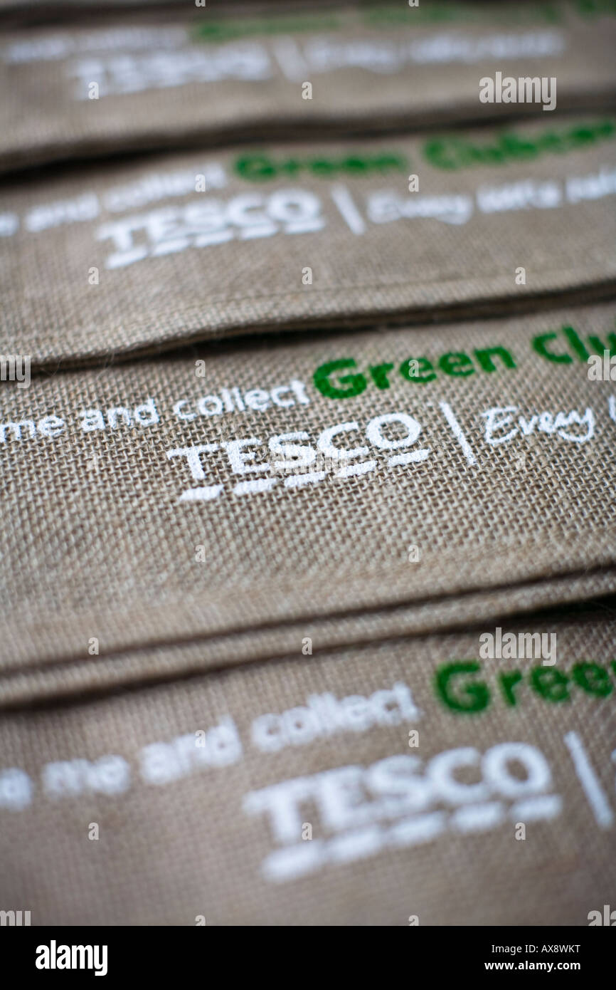 Les sacs de jute réutilisable Tescos, UK Banque D'Images