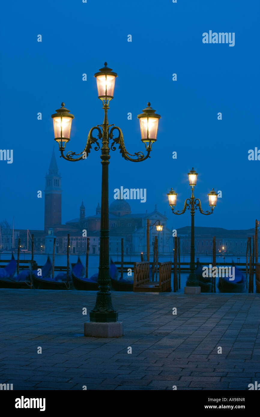 Vue de San Giorgio Maggiore à partir de la Place Saint Marc Venise Italie au crépuscule Banque D'Images