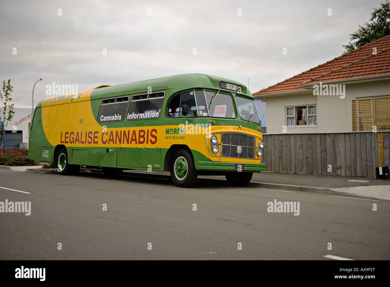 Campagne de soutien d'autobus à légaliser le cannabis Palmerston North Nouvelle Zélande Banque D'Images
