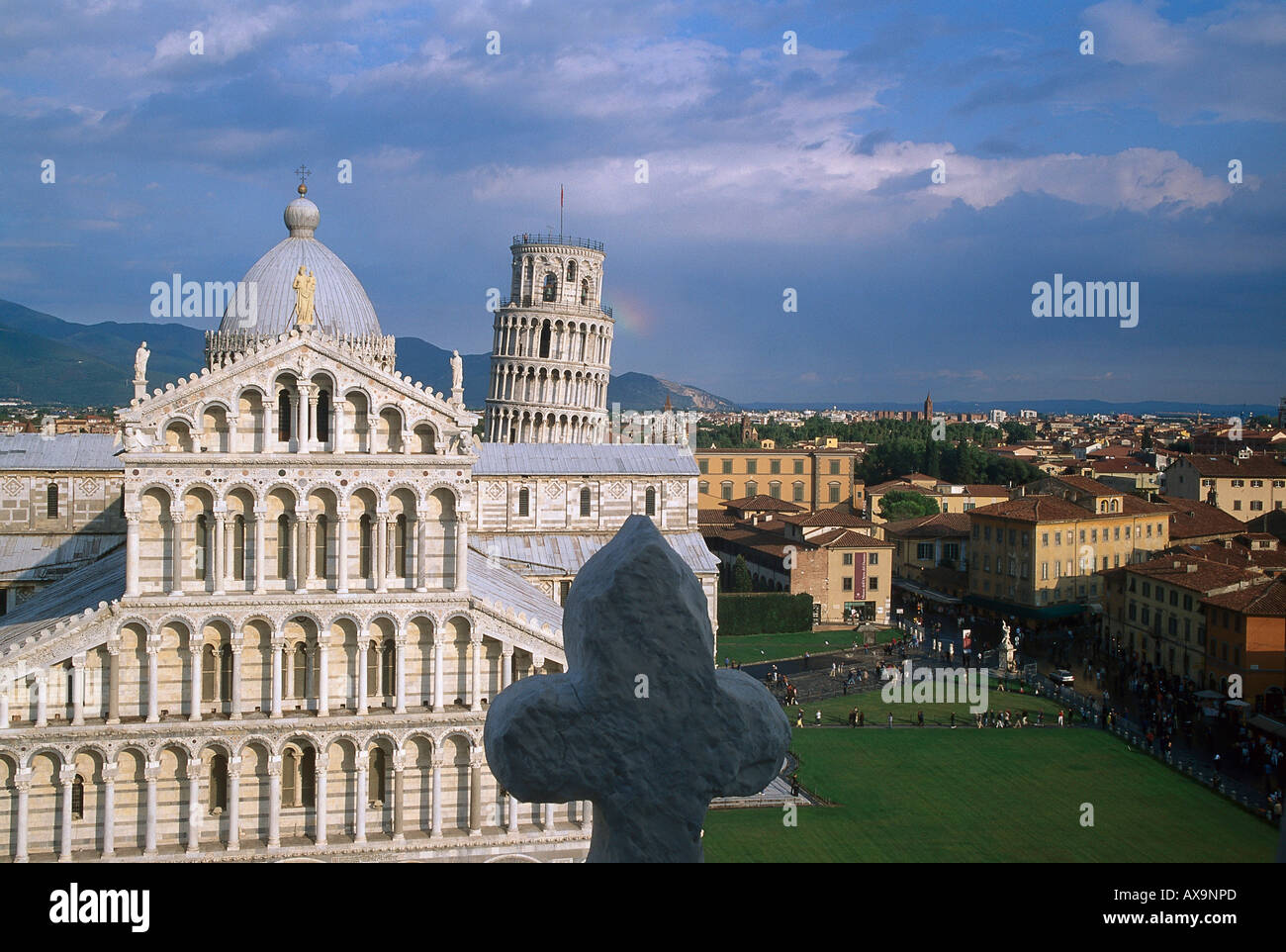 Dome et de la Tour de Pise, la Piazza del Duomo, Piazza dei Miracoli, Pisa, Toscane Italie Banque D'Images