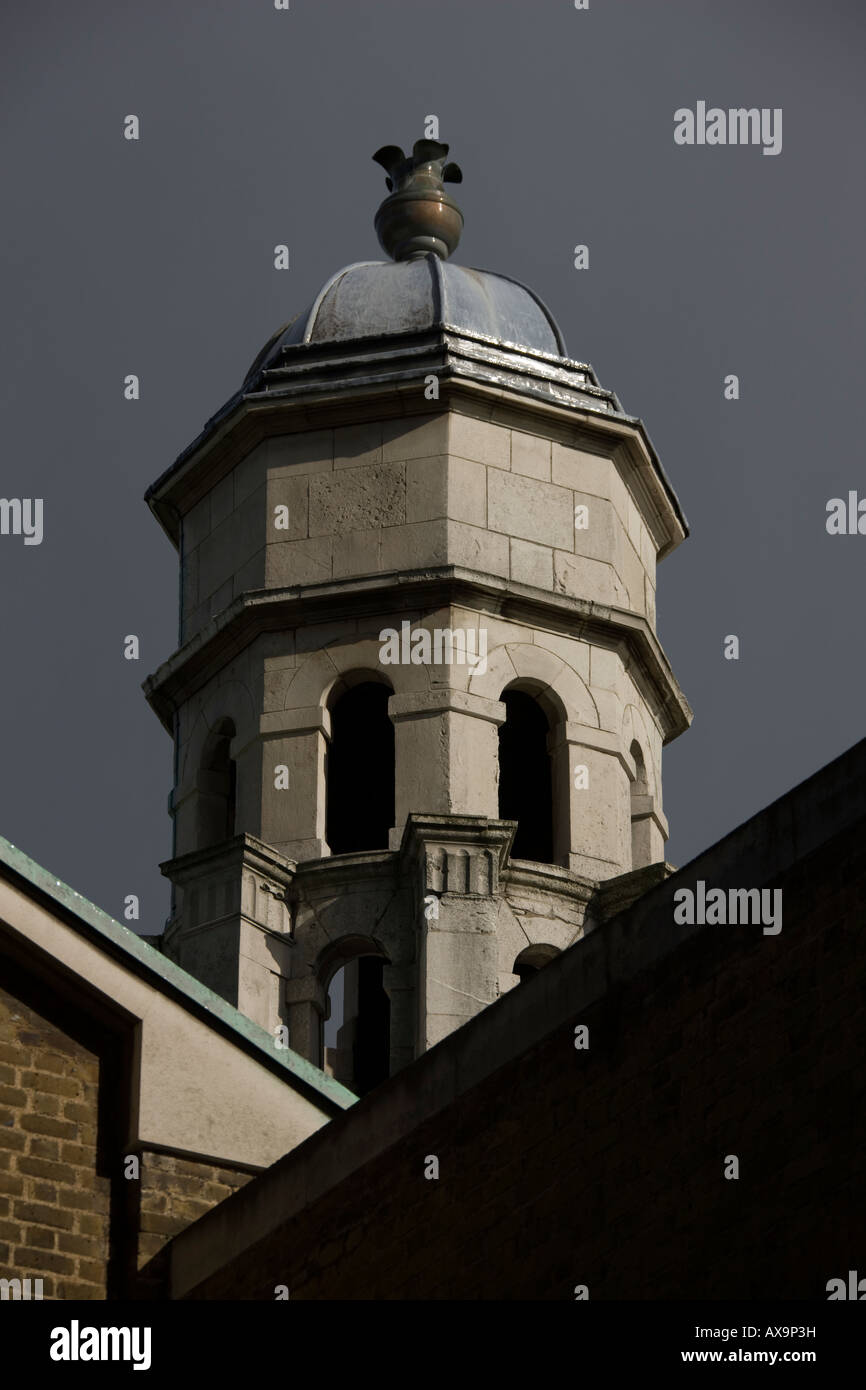 La plus petite tour de Saint-George-dans-le-est de l'Église d'Angleterre église dans le East End de Londres quartier de Tower Hamlets Banque D'Images