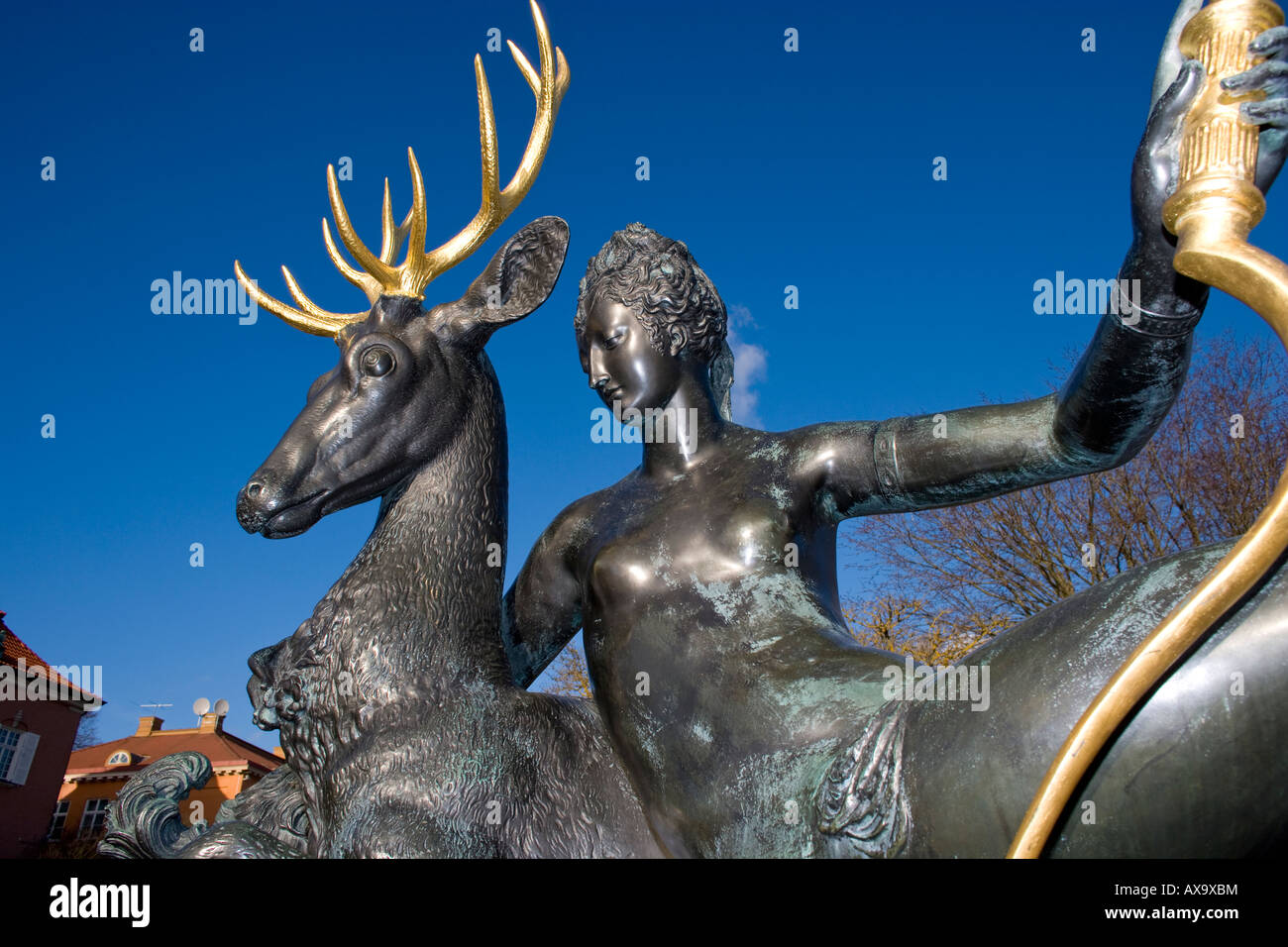 Détail de la statue de Diana se reposer sur Nobelgatan à Stockholm Banque D'Images