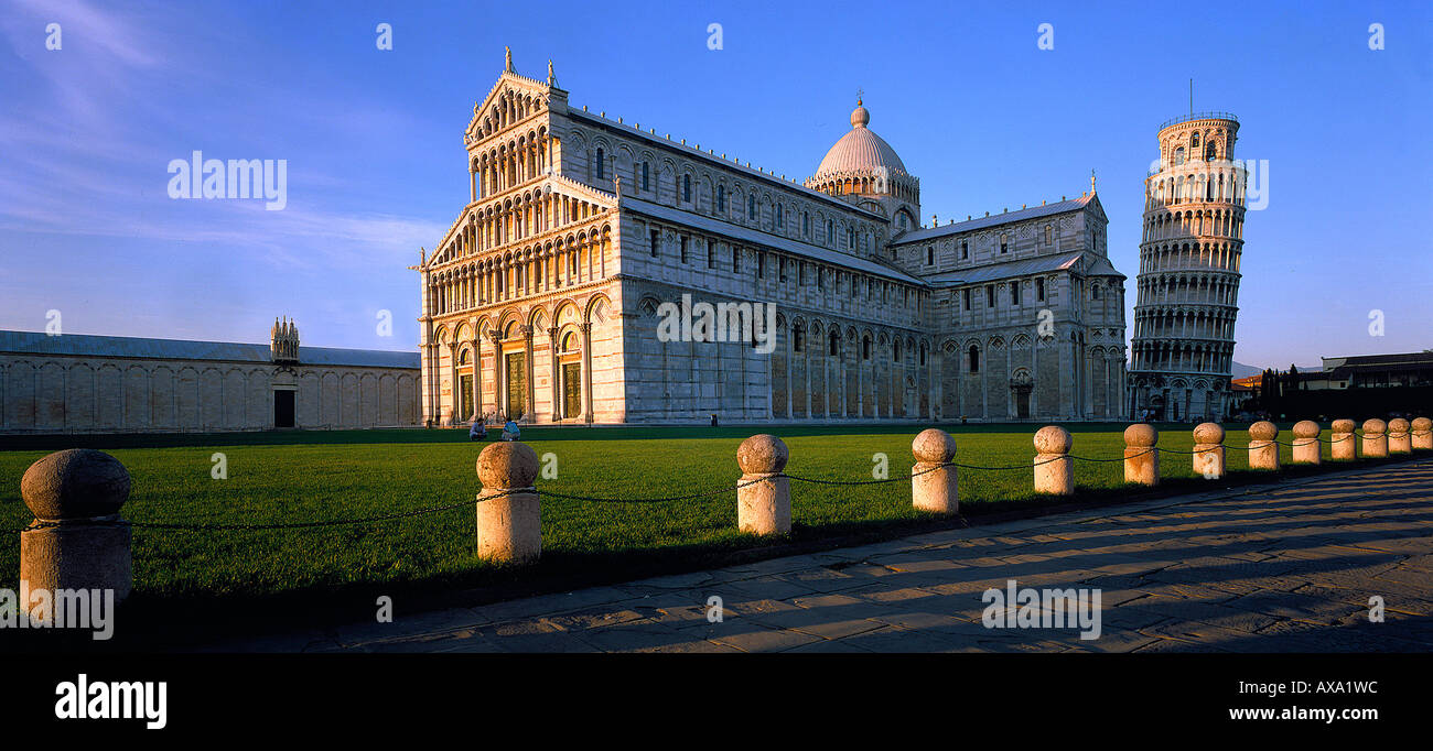 Dom und Schiefer Turm, Campo dei Miracoli, Pise, Toscane, Italie Europa Banque D'Images