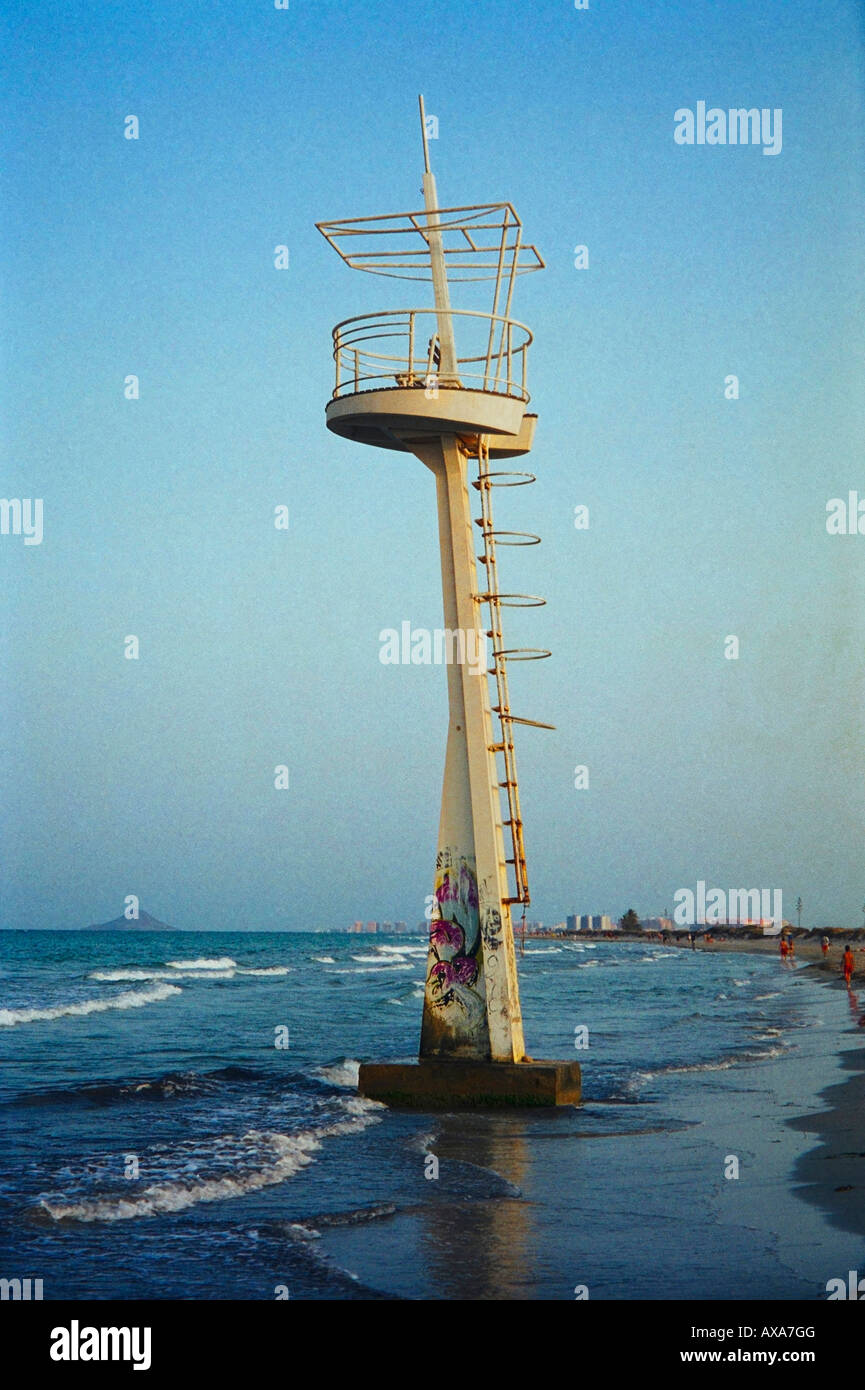 Lifeguard lookout, El Mojón beach, Costa Blanca, Espagne. Banque D'Images