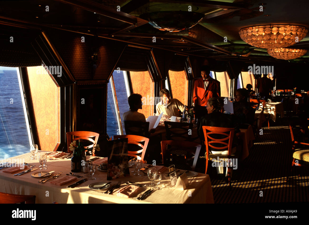 Restaurant de luxe à la Costa Atlantica un esprit-classe bateau de croisière appartenant et exploités par Costa Crociere Banque D'Images