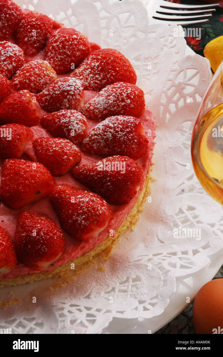 Glace à l'Italienne à la fraise crème - Semifreddo alla fragola - Trentin-Haut-Adige Banque D'Images