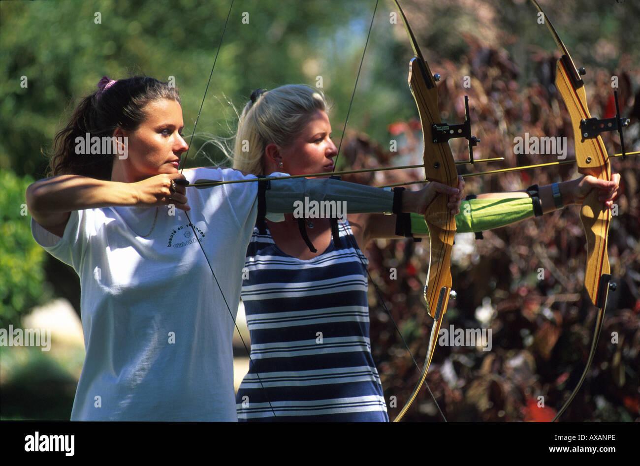 Club Aldiana, Bogenschiessen, Frauen, Fuerteventura, Kanarische Inseln Spanien, Europa Banque D'Images
