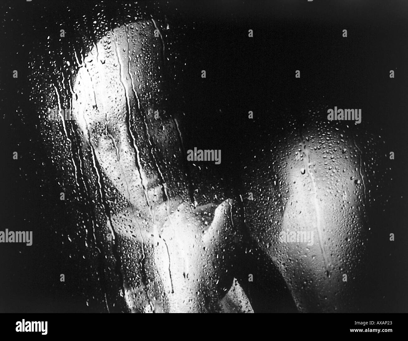 NMB74435 Rainy day woman Banque D'Images