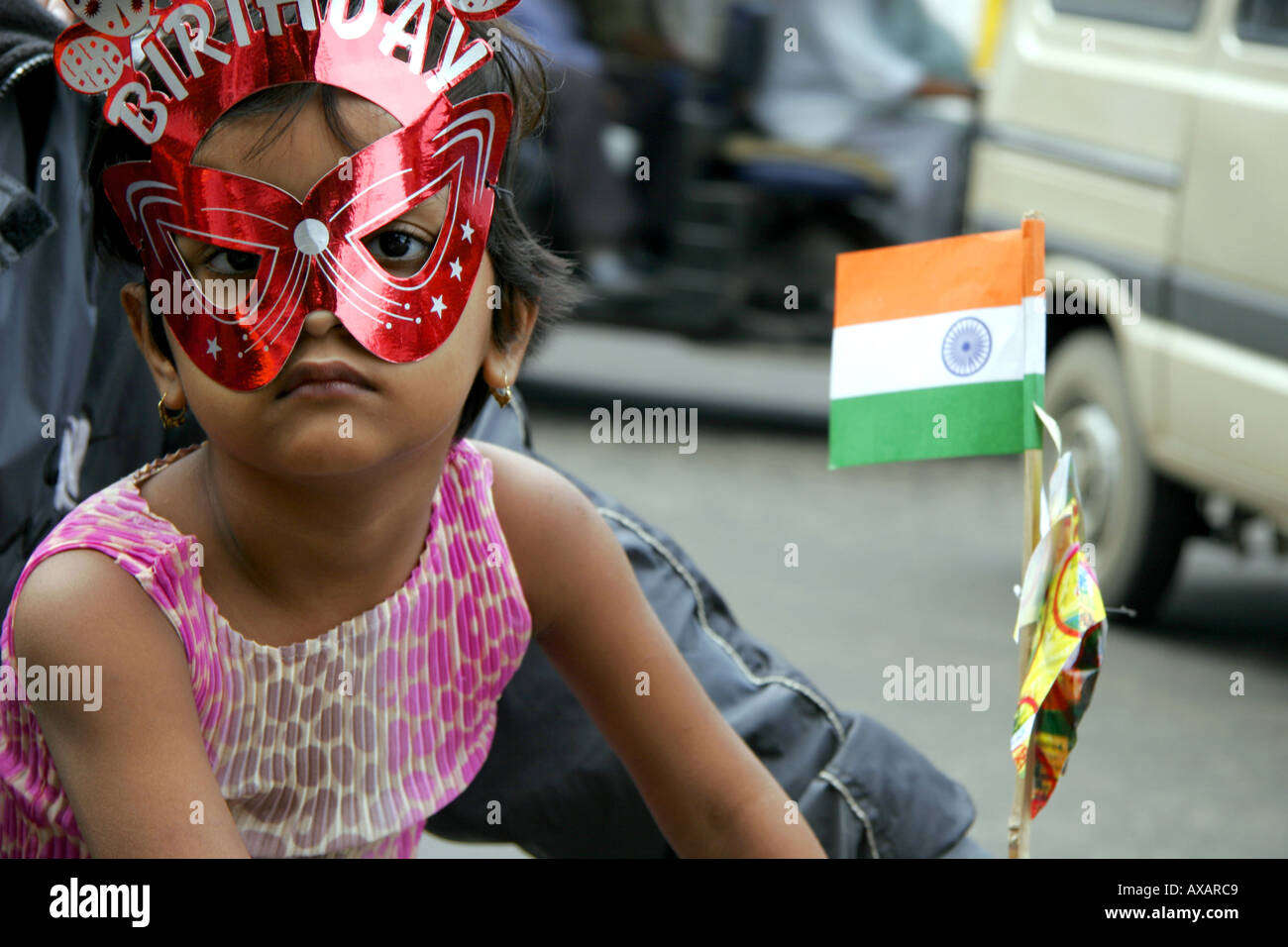 SSK73935 drapeau indien enfant qui célèbre l'indépendance de l'Inde Jour 15 Août 2005 Banque D'Images